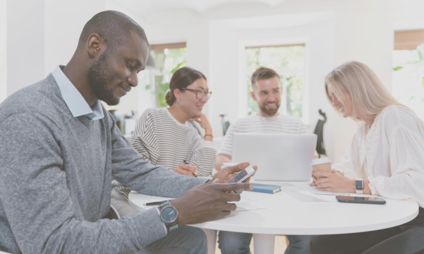 Professionelles Teammeeting mit Führungskräften bei der strategischen Planung